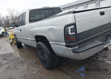 1999 Dodge Ram 1500 St из США, поврежденный, VIN 3B7HC13Y3XG206016